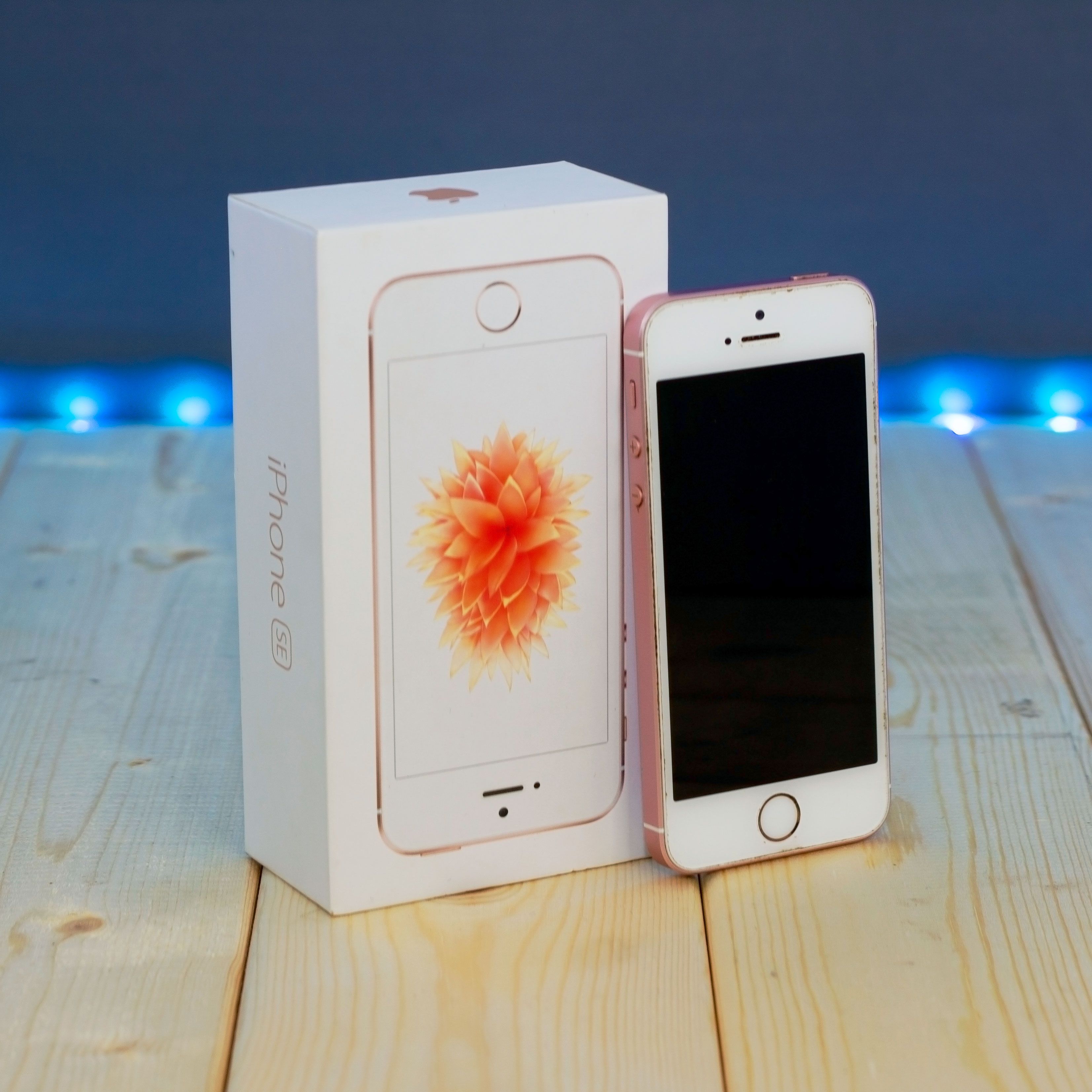 Купить iPhone SE 32 GB Rose Gold в интернет магазина Gadget Stock по  отличной цене